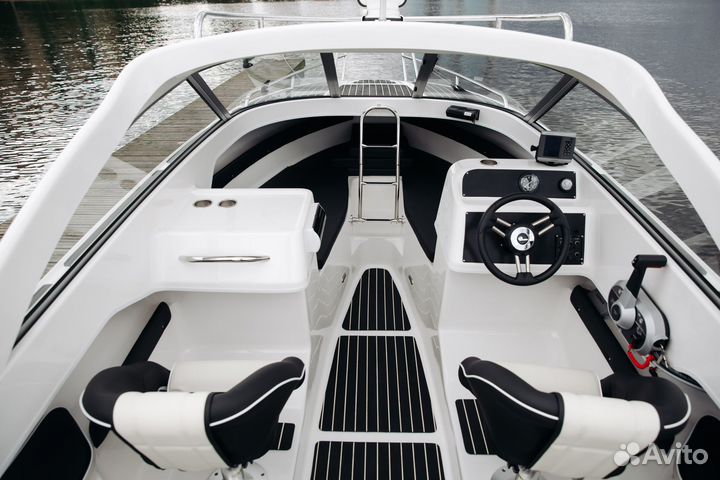 Катер Phoenix 600HT