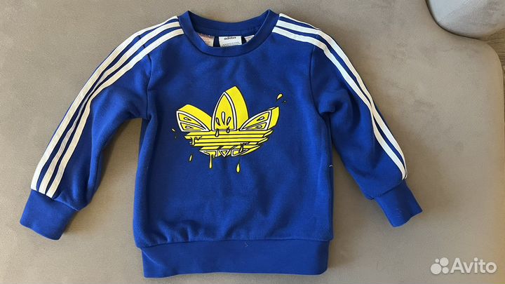 Спортивный костюм на мальчика новый adidas