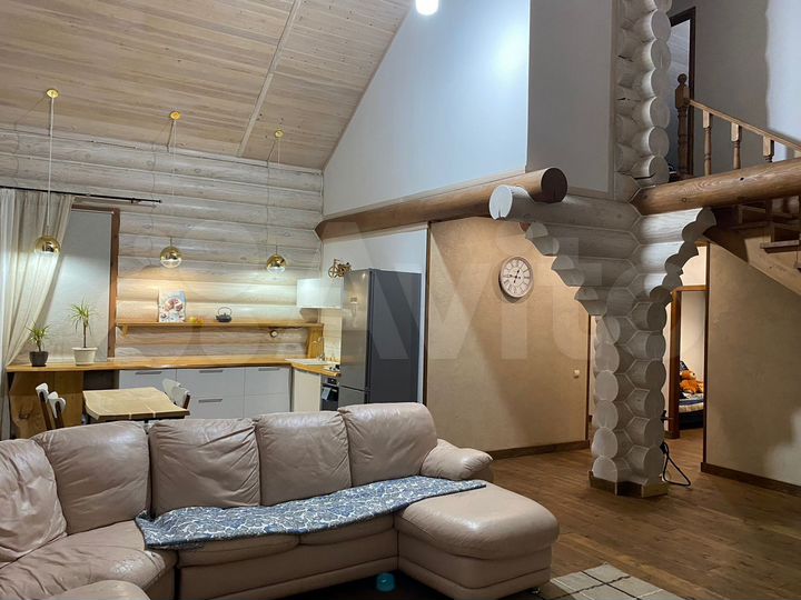 Коттедж 200 м² на участке 10 сот.