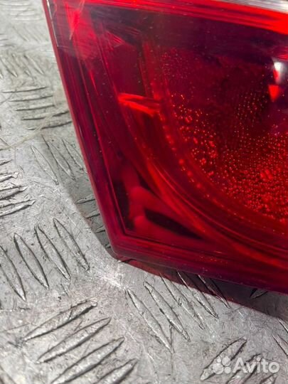 Фонарь внутренний левый Toyota Camry ASV50