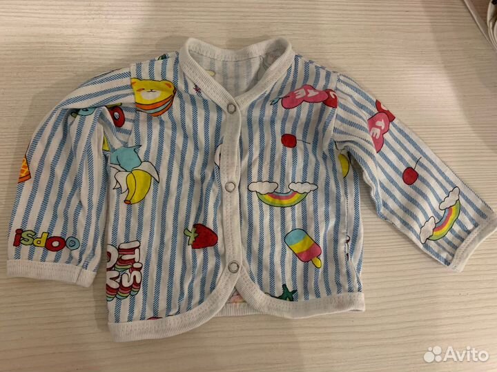 Кофточка на малыша.есть 2 шт