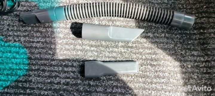 Автомобильный пылесос