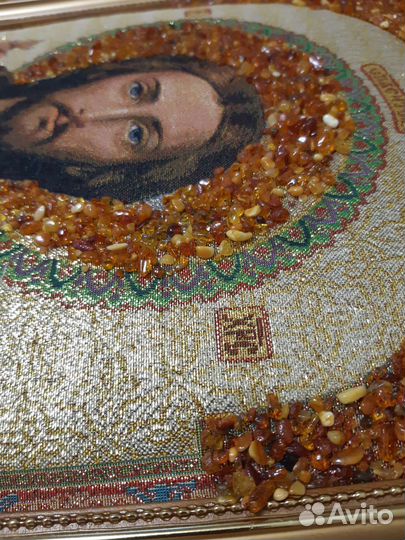Икона вышитая с янтарем