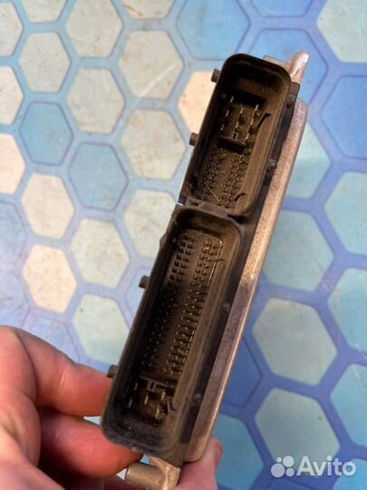 Блок управления двигателем 038906019CF