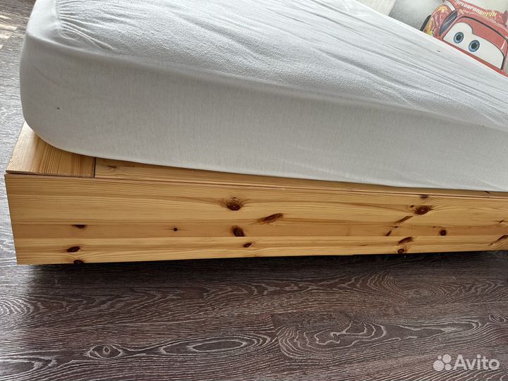 Кровать двухспальная IKEA 140 200 бу с матрасом