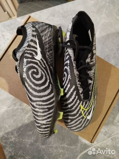 Детские футбольные бутсы