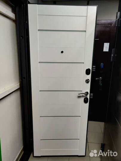 Дверь входная металлическая