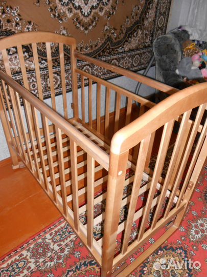 Детская кроватка