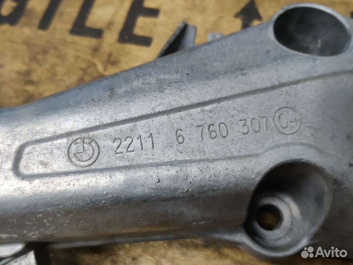 Кронштейн двигателя левый BMW E90 N46B20