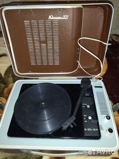 Проигрыватель Юность 301