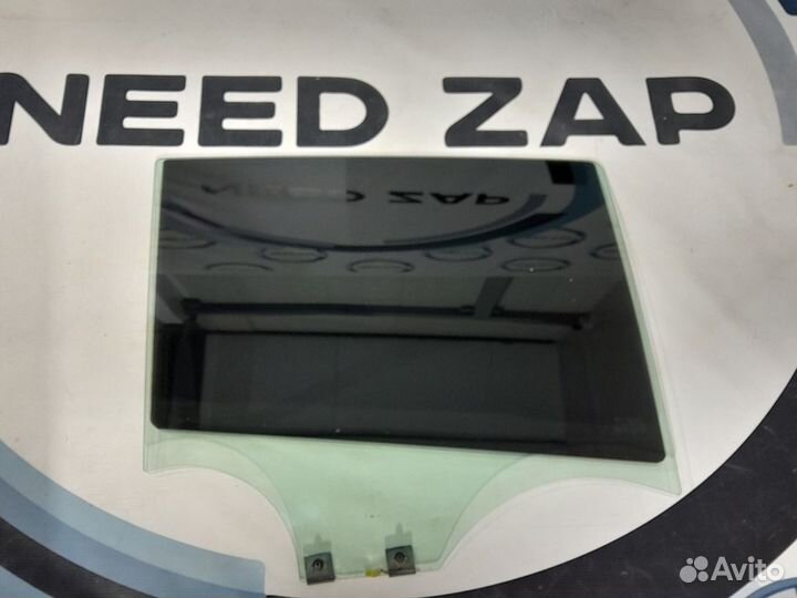 Заднее правое стекло Renault Sandero Stepway 2