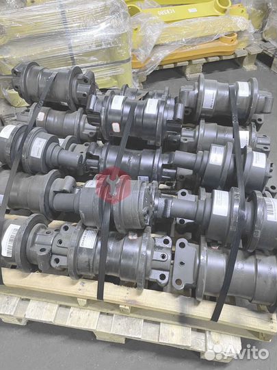 Каток поддерживающий Doosan 300LC-V V2270-6126V