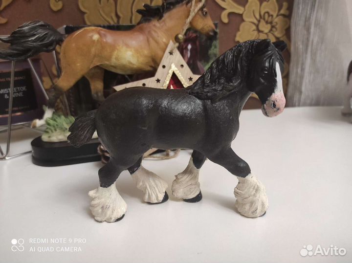 Фигурка лошади
