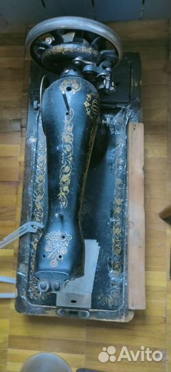 Старинная швейная машина