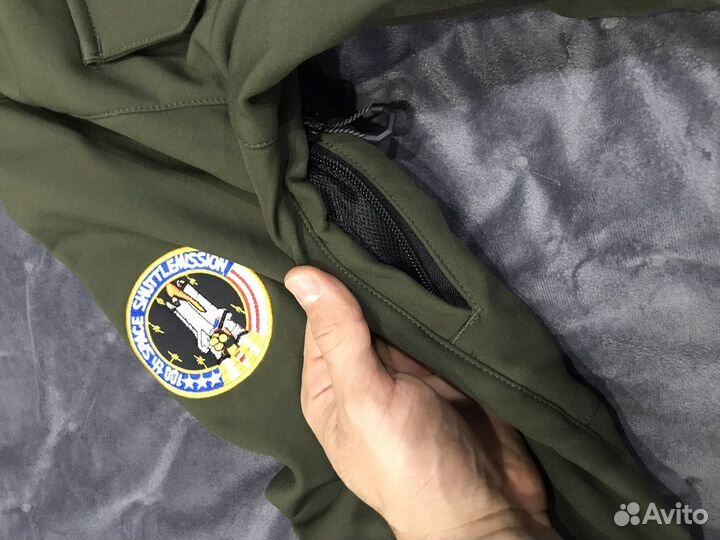 Горнолыжный комбинезон