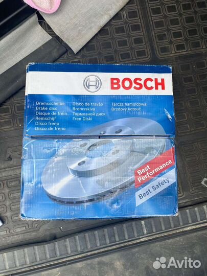 Диск тормозной передний Тойота Rav4 05