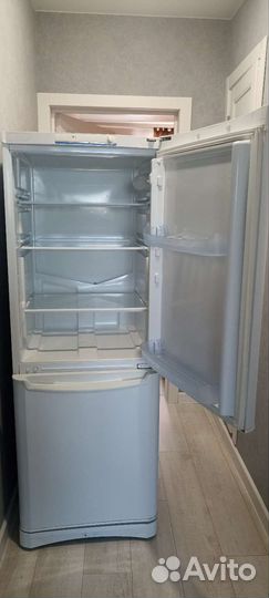 Холодильник бу indesit