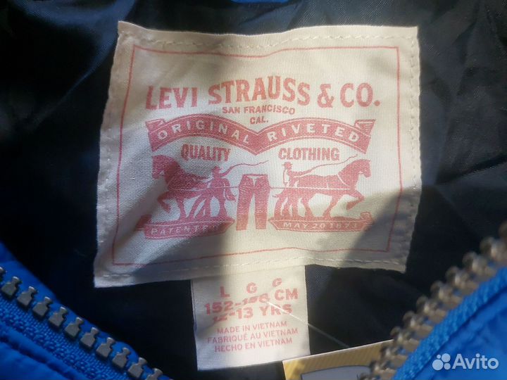 Пуховик levis