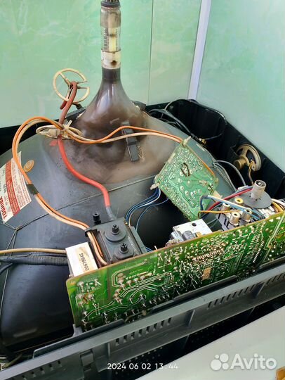 Телевизор на запчасти