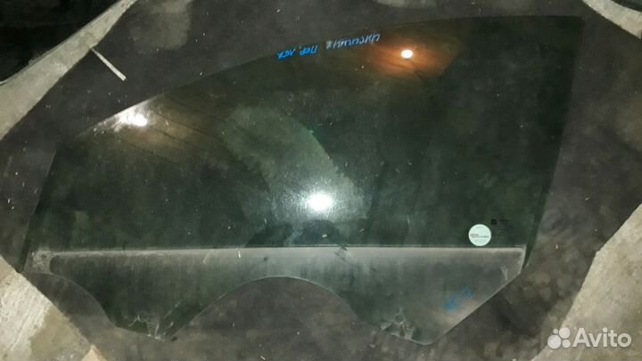 Переднее левое стекло на опель инсигния