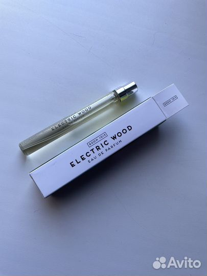 Room 1015 electric wood