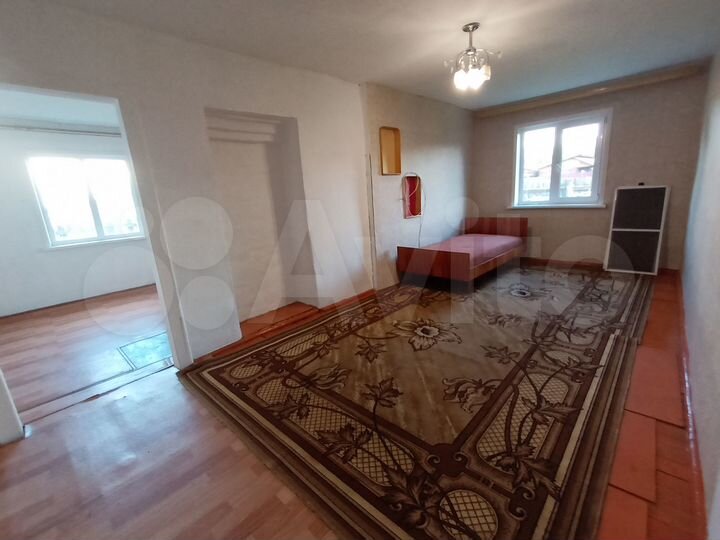 2-к. квартира, 57 м², 1/2 эт.