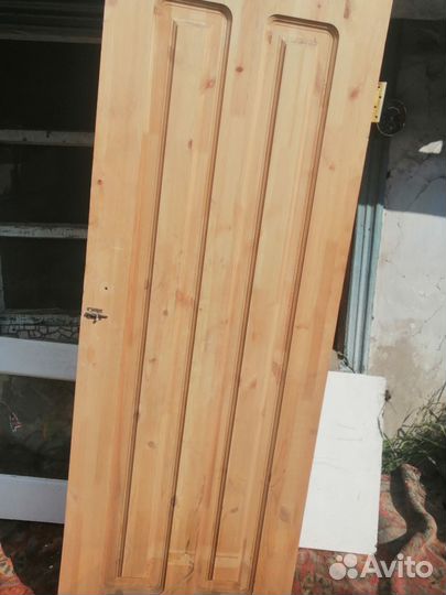 Дверь из натурального дерева