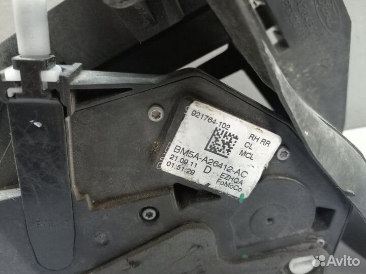 Замок двери задний правый Ford Focus 3 хэтчбек