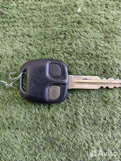 Ключ зажигания Mitsubishi Pajero 3 2003 год