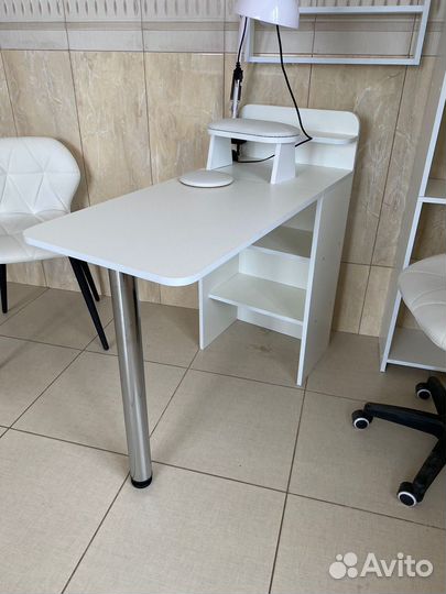 Маникюрный стол бу