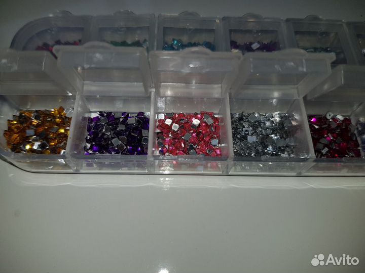 Стразы для дизайна ногтей