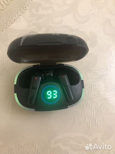 Беспроводные наушники новые