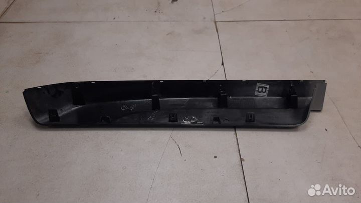 Накладка рейлинга задняя левая Nissan Terrano