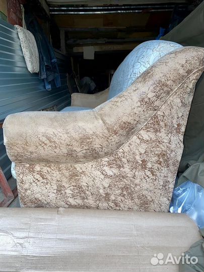 Продам диван. В отличном состоянии