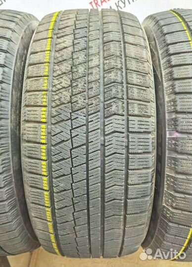 Bridgestone Blizzak VRX2 235/50 R18 97H