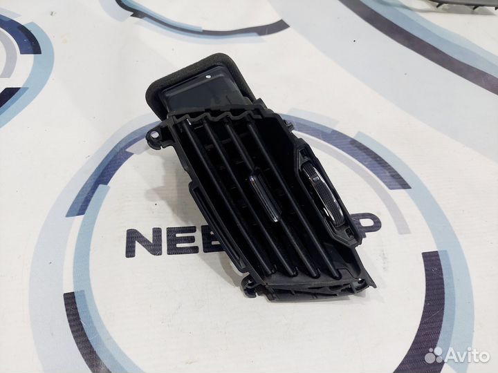 Дефлектор воздушный правый Kia Sportage 3 SL