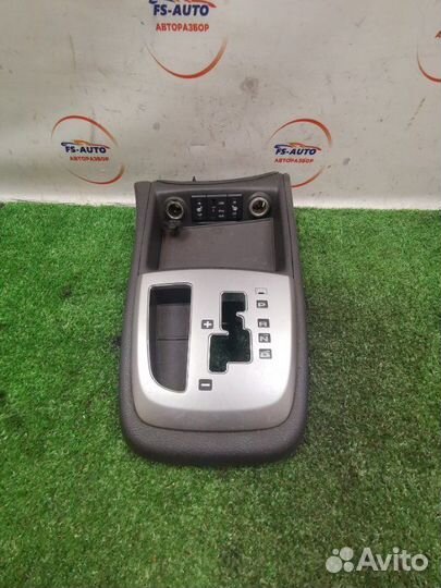 Консоль центральная Hyundai Santa-Fe 2 SUV 2.2