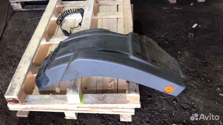 Крыло переднее правое-левое Mercedes benz Actros