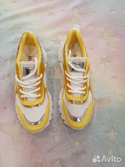 Кроссовки женские жёлтые, размер 39