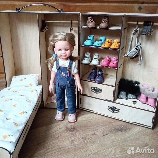 Мебель для кукол.Переносная гардеробная с кроватью