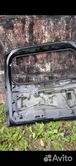 Крышка багажника Тойота лэнд круйзер 150