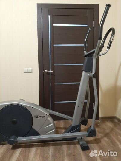 Эллиптический тренажёр