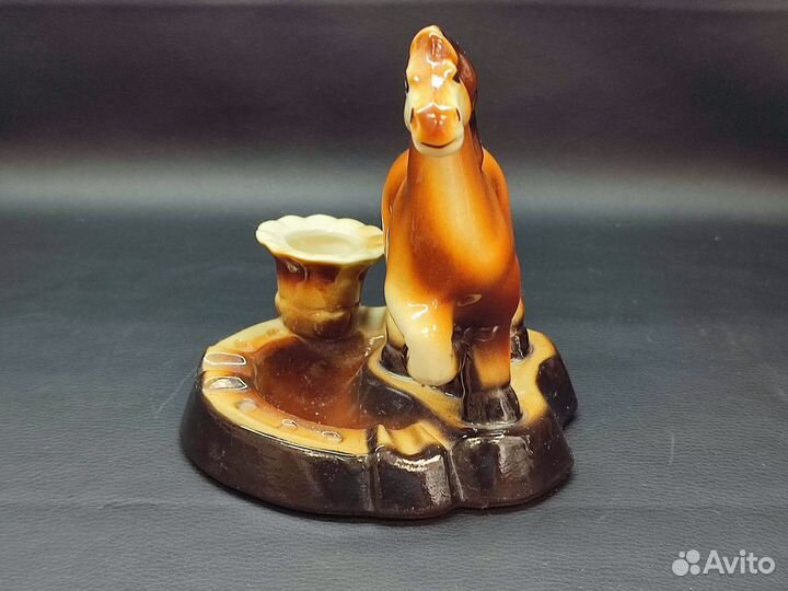 Статуэтка Конь