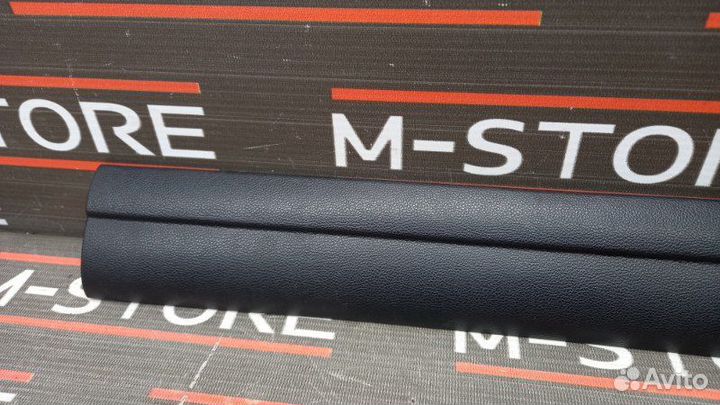 Накладка на порог салона передняя левая Bmw