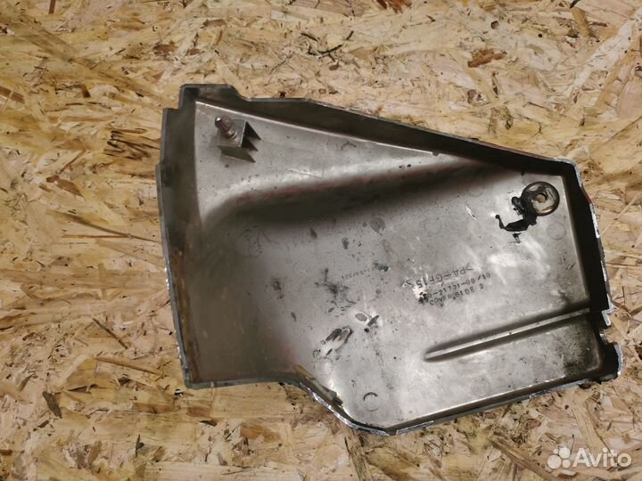 Крышка бардачка правая Yamaha XVS Drag Star 400