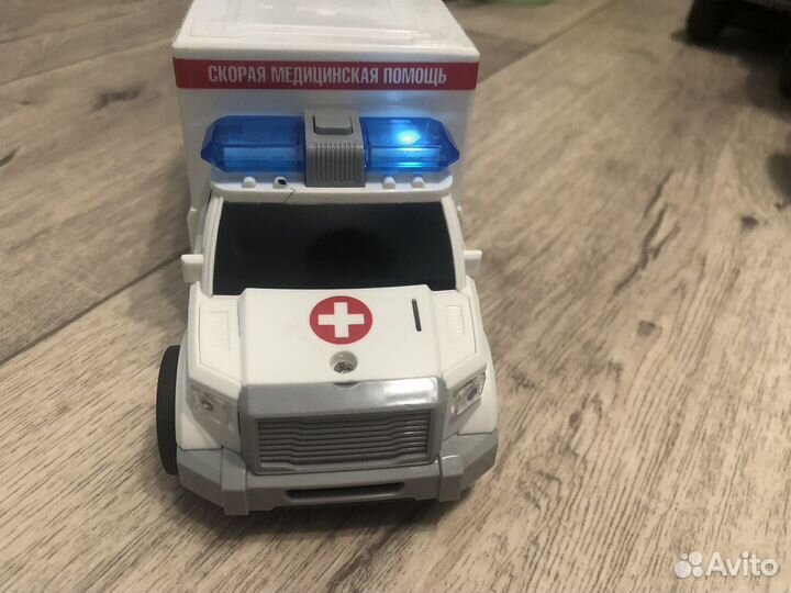 Игрушка скорая