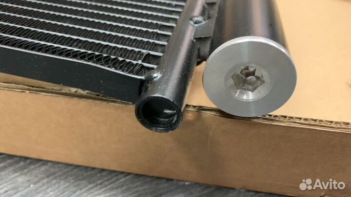 Радиатор кондиционера A0995000454 mahle