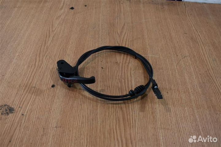 Тросс открывания капота Renault Megane хетч K4J