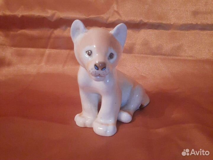 Фарфоровая статуэтка лфз 