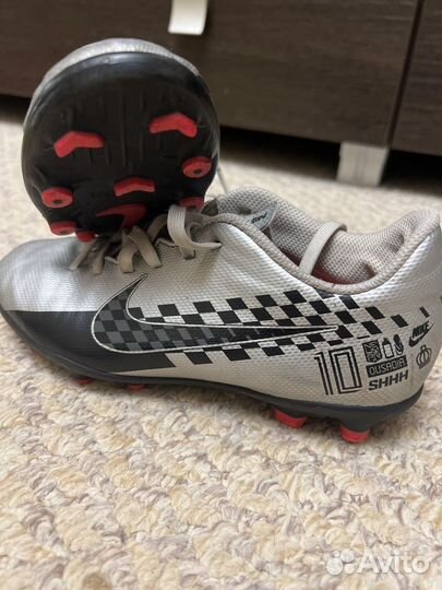 Футбольные бутсы